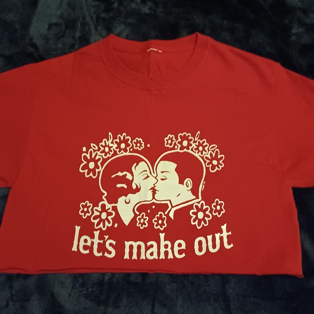 Red t-shirt crop top "let's make out"
